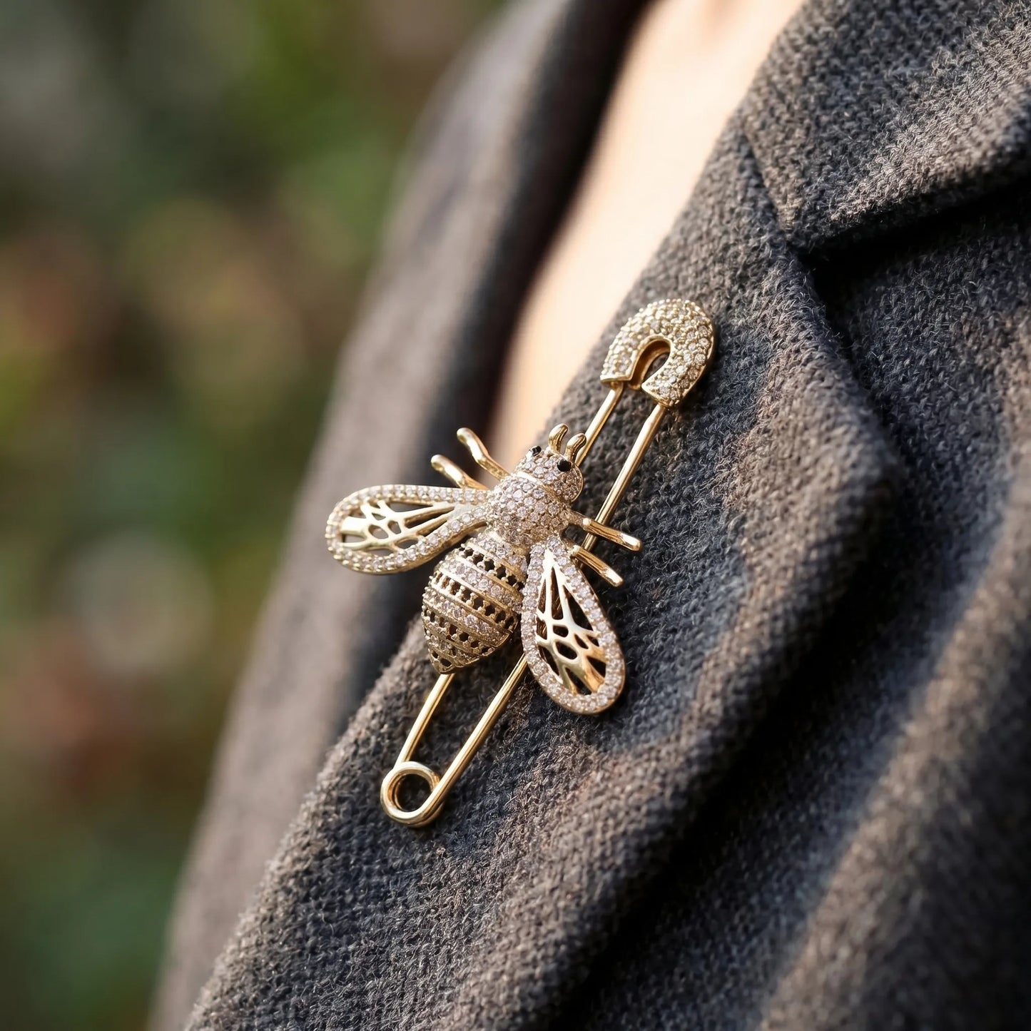 Buzzlette - Rhinestone Bee-Shaped Collar Pin