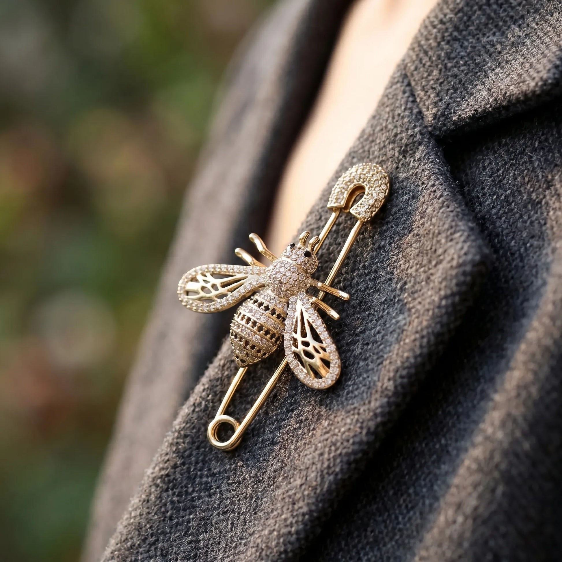 Buzzlette - Rhinestone Bee-Shaped Collar Pin