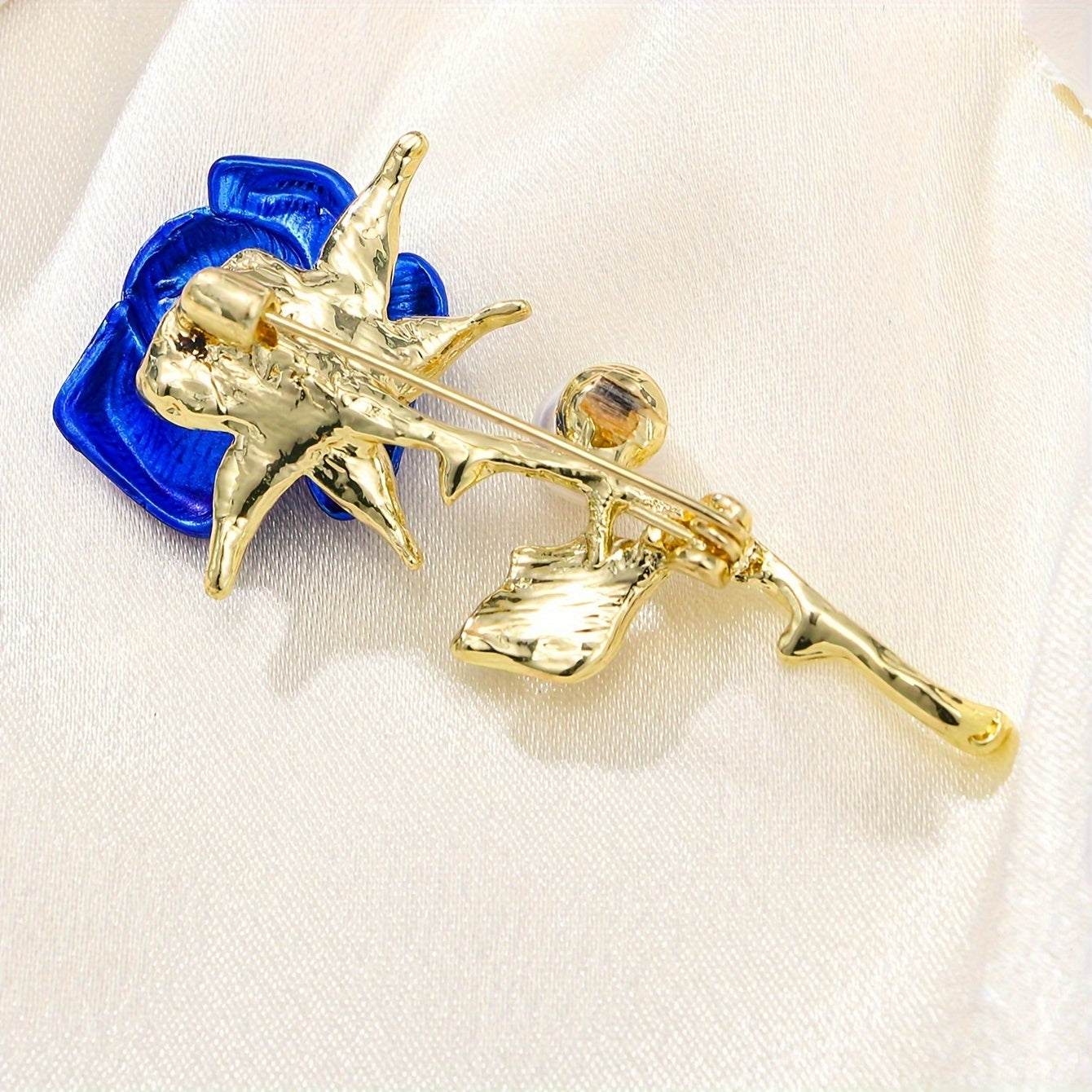 Rosevara - Rose-Shaped Floral Lapel Brooch