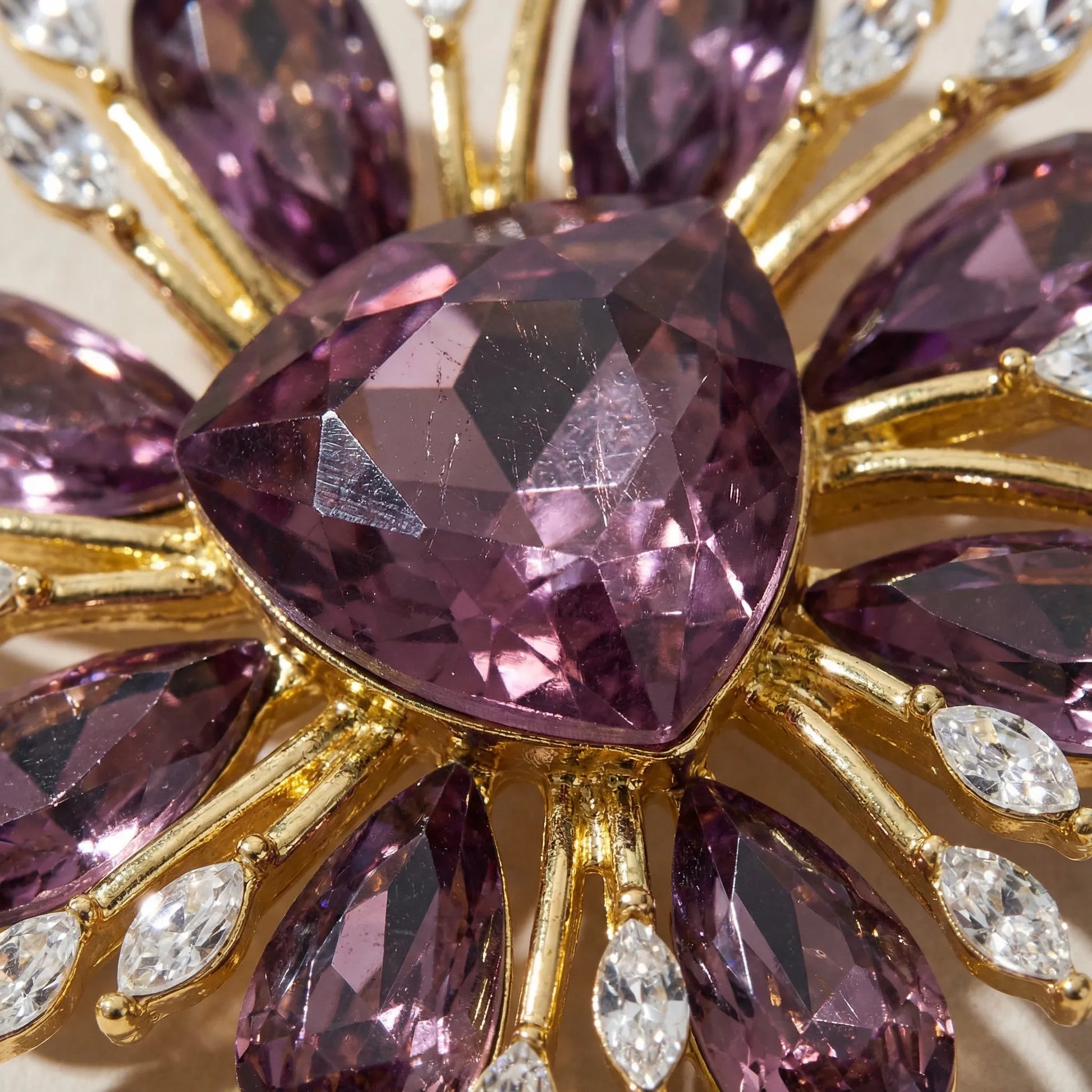 Stellara - Star-Shaped Crystal Statement Brooch