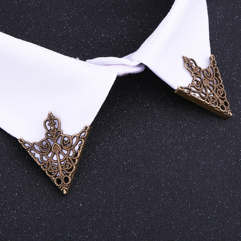 Veltrina - Hollow Triangle Crown Brooch Pin