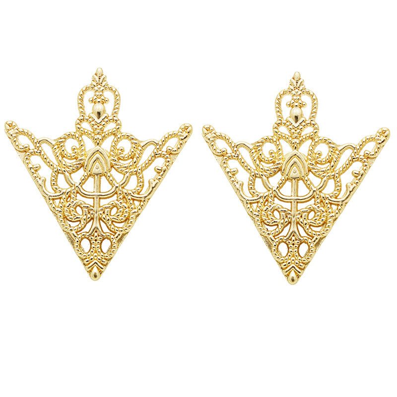 Veltrina - Hollow Triangle Crown Brooch Pin